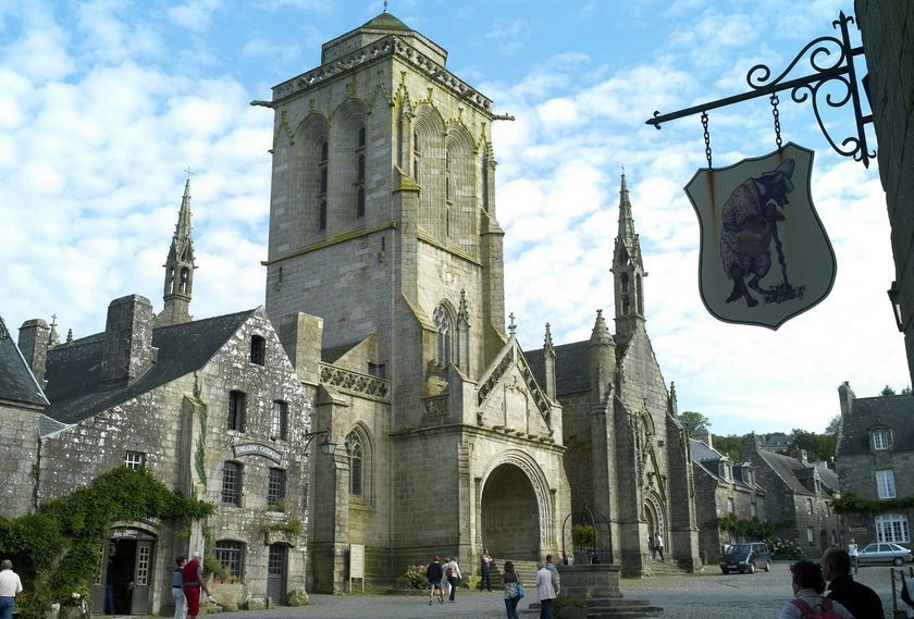 Locronan, village of art and history